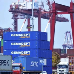 Trump’s tariff storm caused turmoil in global markets, and gold prices soared to a record high