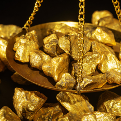 Behind the strengthening of gold: multiple drivers of fiscal risks, policy games and market reconstruction